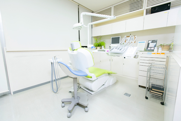 加藤歯科クリニック 名古屋市瑞穂区 診察室では院長もスタッフも温かく接してくれる