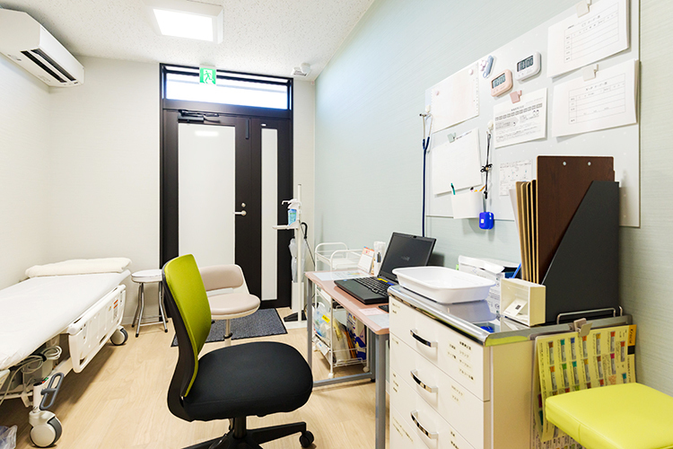 さがら内視鏡・内科クリニック 宮崎市 院長の相良先生は専門である内視鏡を用いたがんの早期発見に尽力