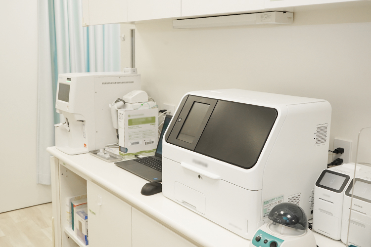 しみず内科・糖尿病・甲状腺クリニック 川崎市高津区 血液分析装置など検査機器も充実