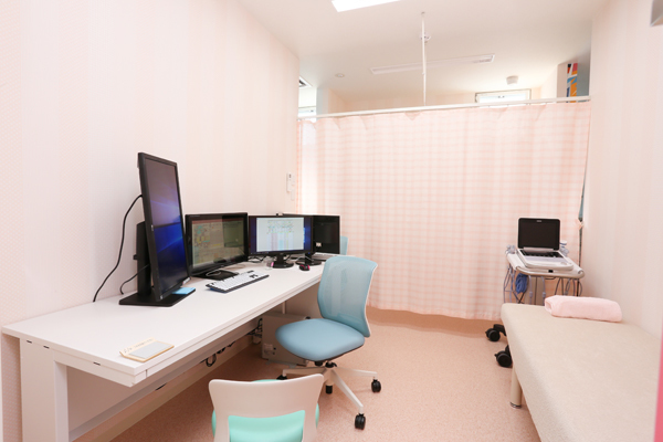 相川みんなの診療所 名古屋市緑区 診療室は「水色」と「ピンク」の2色に分かれている