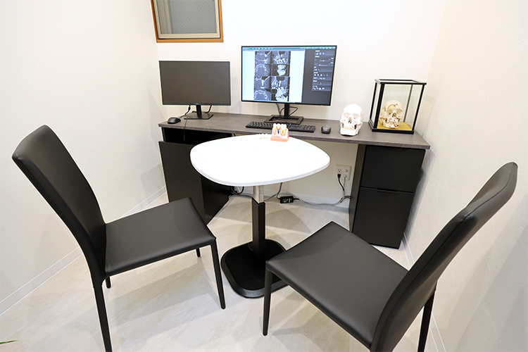 Taka デンタルクリニック 八尾市 プライバシーに配慮したカウンセリングルーム