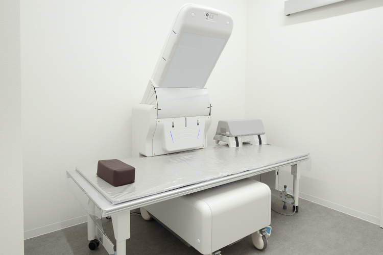 鶴橋整形外科クリニック 大阪市東成区 先進機器を導入し医師が行う手技や注射による治療を積極的に行う