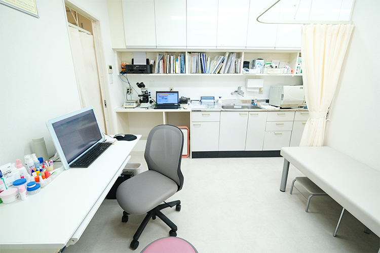 田坂皮フ科クリニック 吹田市 地域住民の幅広い悩みに親身になって患者に接している