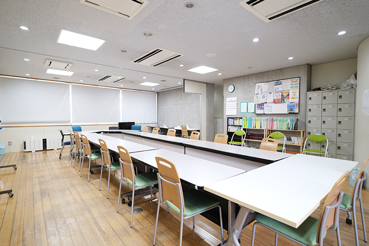 慈友クリニック 新宿区 一日を通して安心して過ごせるデイケア室