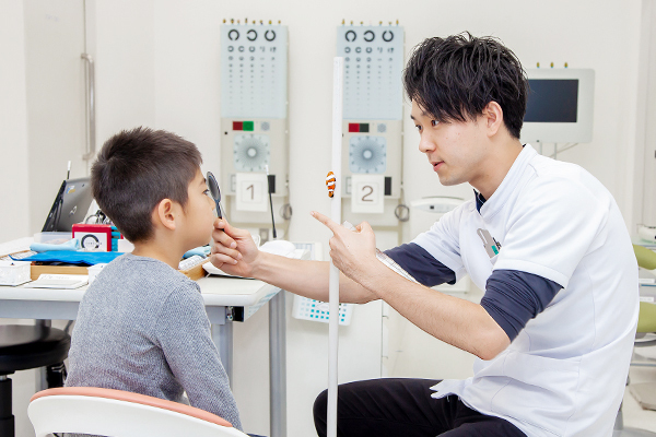かなもり眼科クリニック 明石市 ベテランの視能訓練士や、スタッフ一丸となり診療に臨む
