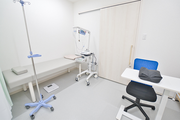 関目内科・血液内科クリニック 大阪市城東区 内科のかかりつけ医として幅広い診察にも対応している