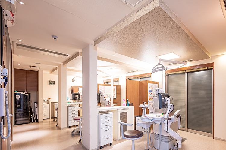 むとべデンタルオフィス 福津市 プライバシーにも配慮された半個室の診療室