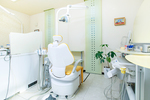 Q's dental clinic 春日部市 開放感ある診察室は親子でも安心