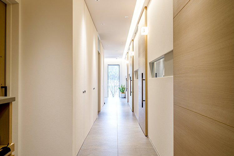 高松イイハ歯科 高松市 プライバシーに配慮した、個室型の診療室