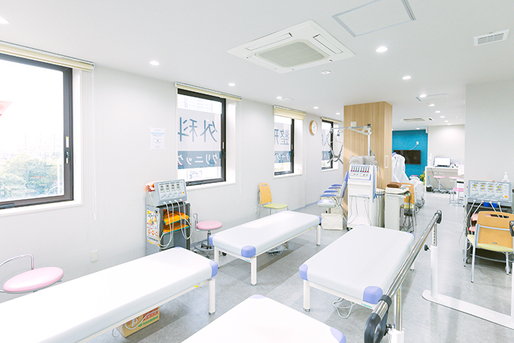 入船整形外科リハビリテーションクリニック 浦安市 リハビリテーションは理学療法士が対応。運動療法スペースを設置