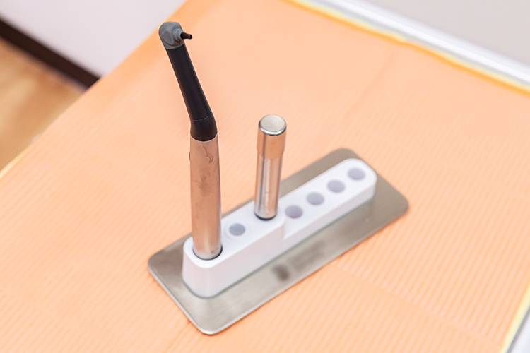 たかはし歯科 墨田区 無理に歯質を削らないように、使用機材にもこだわる