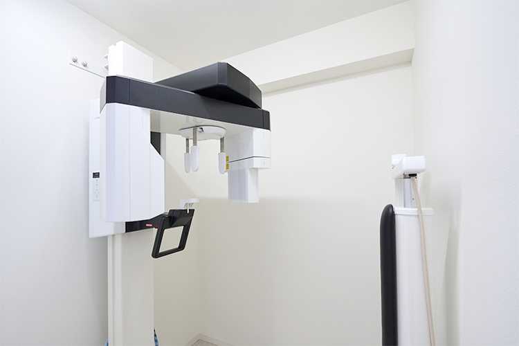 都立大学上田歯科 目黒区 歯科用CTを使用し、精密な治療を提供