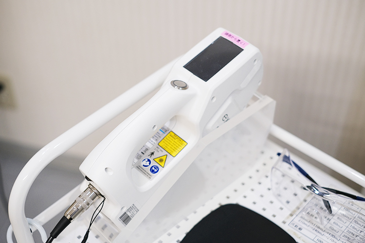 新宿駅前うわじま皮膚科 渋谷区 ナローバンドUVBを部分的に照射する機器