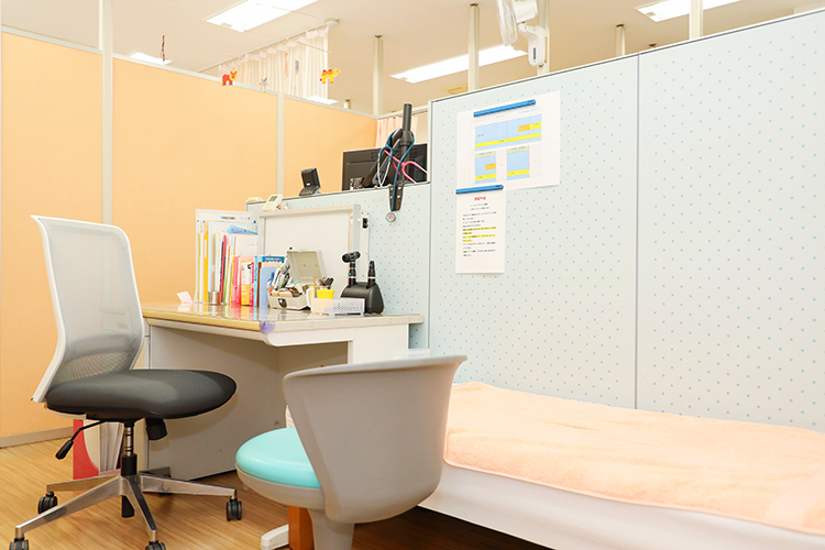 いわや小児科クリニック 福岡市西区 自身の育児経験を生かし、母親に適切なアドバイスをする院長