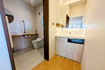 とりうみ歯科医院 姶良市 バリアフリー設計で広々としたトイレスペース