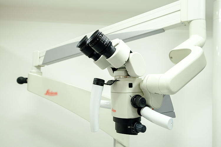 新宿駅前サイナス歯科・矯正歯科 新宿区 先進のマイクロスコープを導入