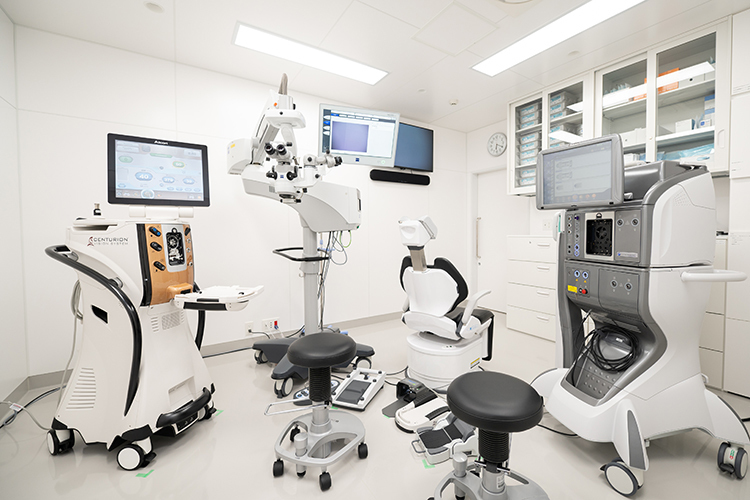 新小岩眼科 葛飾区 大学病院で使用される水準の装置が取りそろえられている