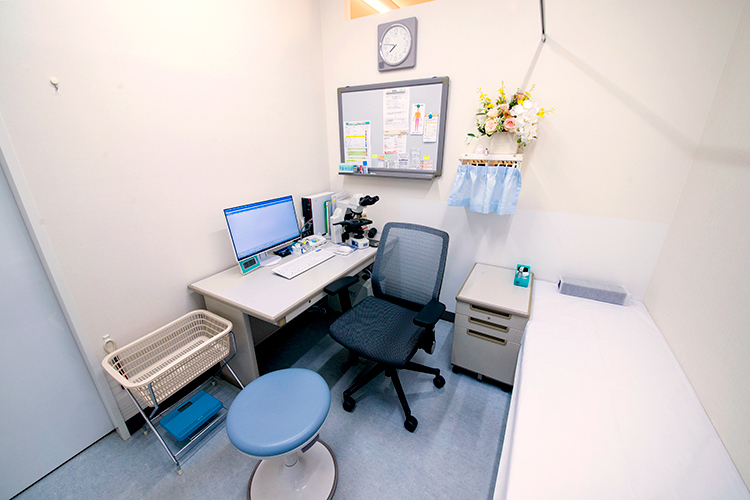 なごみ皮ふ科 海老名市 医師が3人体制で、地域の幅広い年齢層の患者に対応