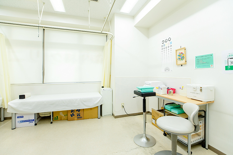 森内科クリニック 吹田市 院内検査により、当日中に結果を確認できる設備を整えている