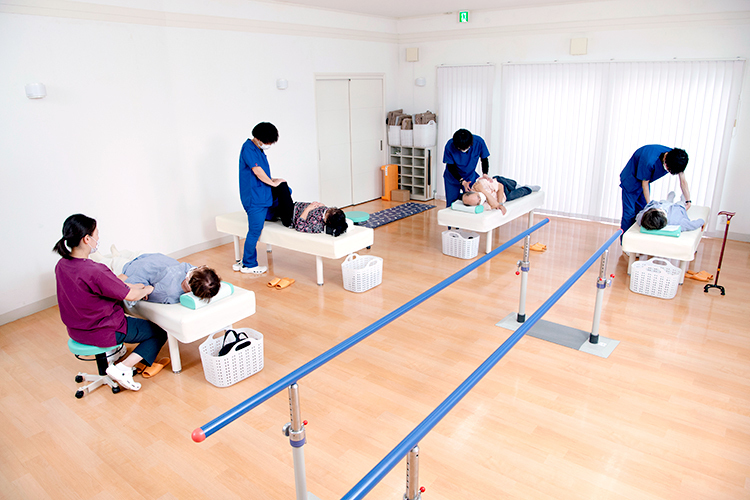 井上整形外科 座間市 経験豊富な理学療法士の施術・運動指導を受けられる