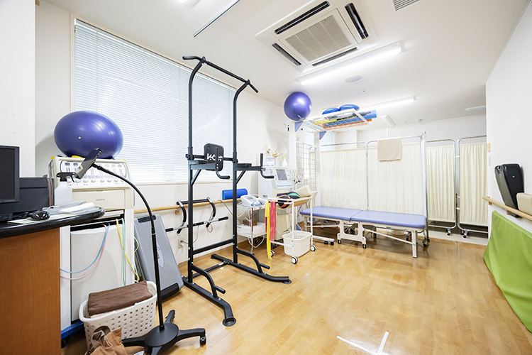 かきぬま整形外科 名古屋市名東区 リハビリテーション室。院長の信頼する理学療法士が在籍