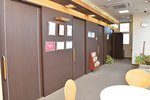 福田歯科クリニック 長岡京市 待合室は広々としており、リラックスできる雰囲気