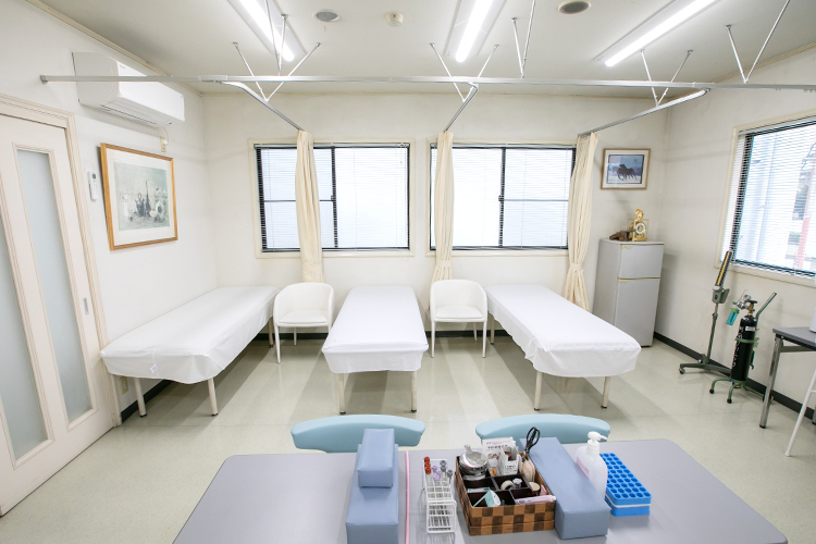 阿南クリニック 福岡市西区 些細なことも気軽に話せるスタッフがそろい、安心のできる空間だ