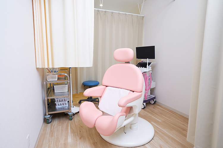薬院きえレディースクリニック 福岡市中央区 里帰り出産予定の妊婦健診を地元で受けられる体制を整えている