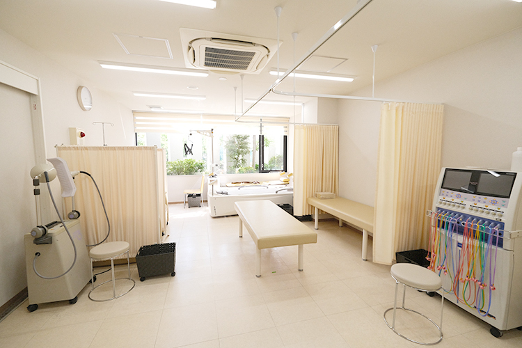 内科・外科 北川医院 東大阪市 リハビリテーション室ではゆったりと点滴を受けられるスペースも