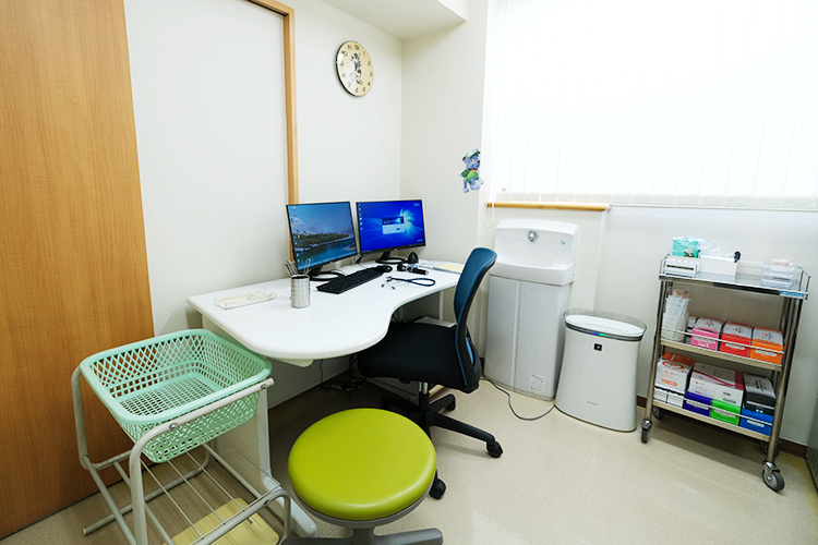 上溝こどもクリニック 相模原市中央区 広々とした院内はバリアフリー設計。ベビーカーでの通院も安心