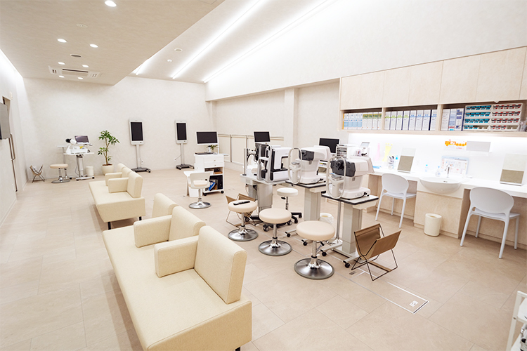 ソワンアイクリニック 丹羽郡大口町 検査室を始め、広々とした院内
