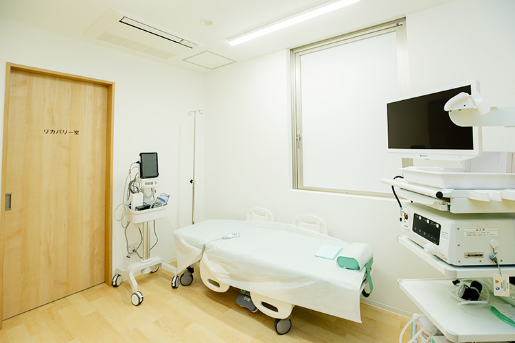 芦屋まどかクリニック 芦屋市 診察や検査時、スタッフ一同丁寧な対応を心がける