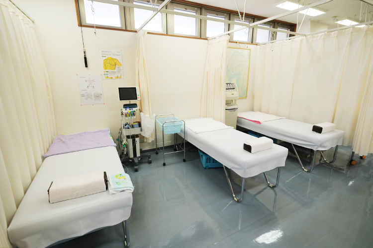 近藤療院六町クリニック あま市 検査や療養に対応する処置室