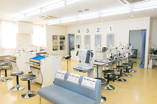 千原眼科医院 宇治市 スタッフは院長と同じ想いを持って医療を提供している