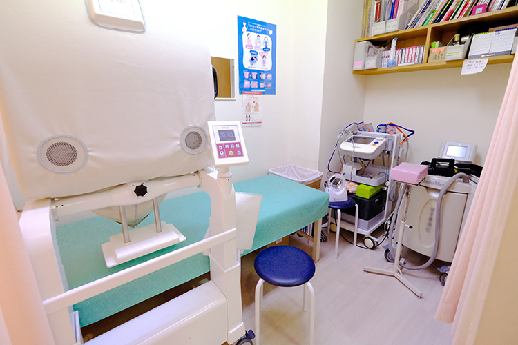 いそのかみ皮フ科 大東市 光線治療室。白斑や乾癖などの治療を行う