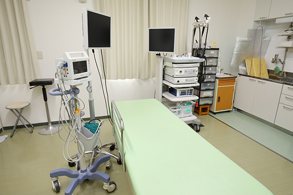 山口クリニック 堺市南区 2階にある内視鏡室。痛みの少ない内視鏡検査を実施