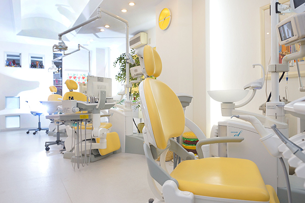 HIRO DENTAL CLINIC 大阪市福島区 予防ケアに力を入れ、通常より短い間隔でのケアを実践