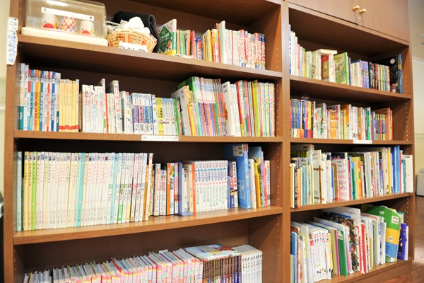 こどもが楽しめる本が充実。大人も一緒に読んでしまうそう 25891 ma 5 1358486457
