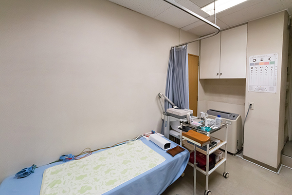 検査機器もそろっており、患者にとっても安心だ 5