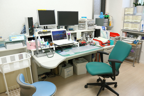 院長は長年に渡り呼吸器やアレルギー疾患の診療・研究に取り組む 5