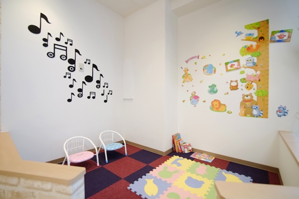 キッズルームは、子連れでも通いやすいように心配りが感じられる 171111 ma 5 1436838618