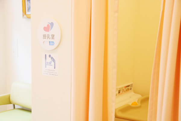 授乳室など完備。家族が安心して通院できるようこだわっている 5