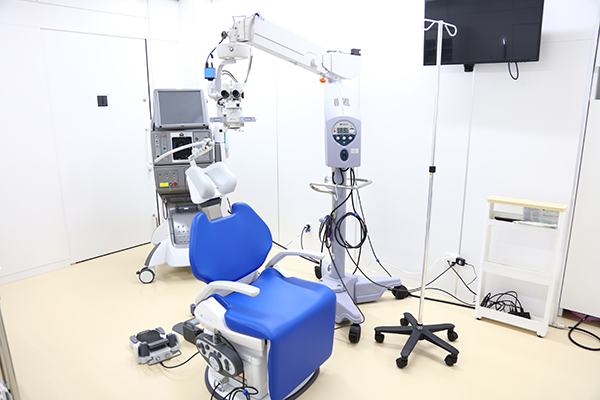 手術室も完備され、院内で眼疾患の手術が可能 5