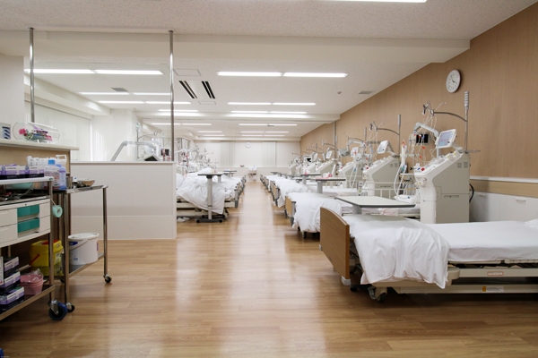 透析室。各種設備など万全の体制が整う 174001 ma 5 1431571795