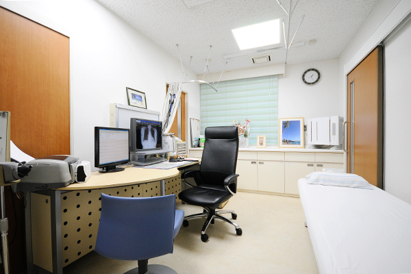 患者との信頼関係を大切にしている福西院長 55