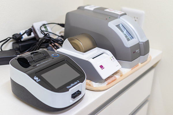 尿検査機器やHbA1c、CRP測定器もあり検査機器が充実 5
