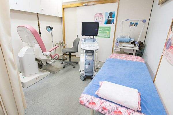 心電図等の各種機器を設置している診察室 20190530 5