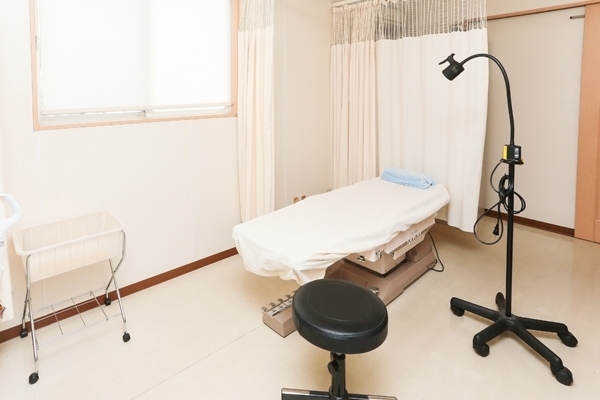 長年の大学病院での経験を生かし、クリニックでも外科措置を行う 32065 ma 5 1443604436