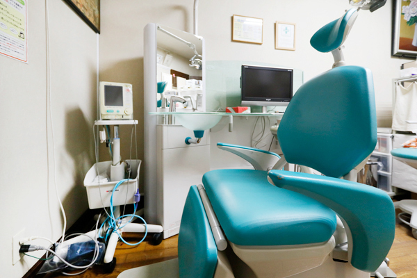 白石歯科医院 新居浜市 歯科麻酔科の研鑽を積んだ院長により全身状況の管理が徹底される