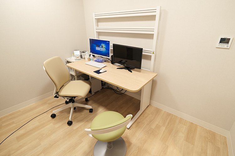 上町はまのクリニック 大阪市中央区 安心して診療を受けられるよう、感染症の外来用診察室も完備